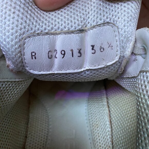 Chanel CC Logo Sneakers. - Picture 6 of 7